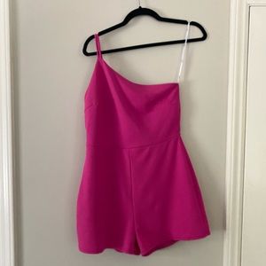 Lulu’s Vamp Up Your Style Magenta One-Shoulder Sleeveless Romper- Like New!